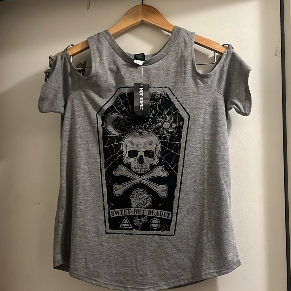 Hot Topic brand new with tags badass with round 3 metal rings on each sleeve